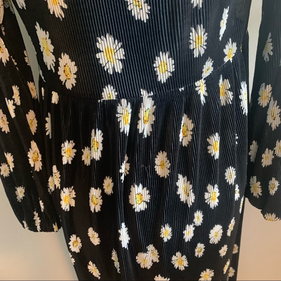 ASOS Design V Neck Long Sleeve Floral Daisy Midi Dress - Picture 2 of 11